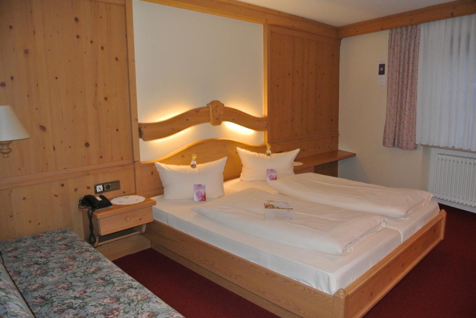 Akzent Hotel Am Bach Деттельбах Екстер'єр фото