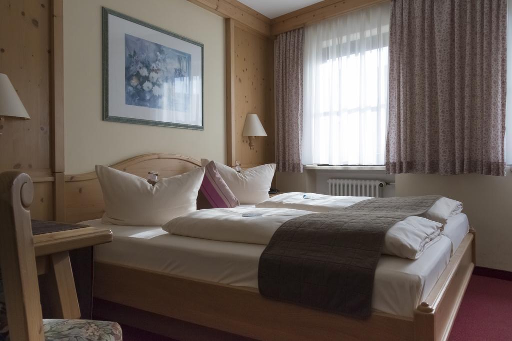 Akzent Hotel Am Bach Деттельбах Екстер'єр фото