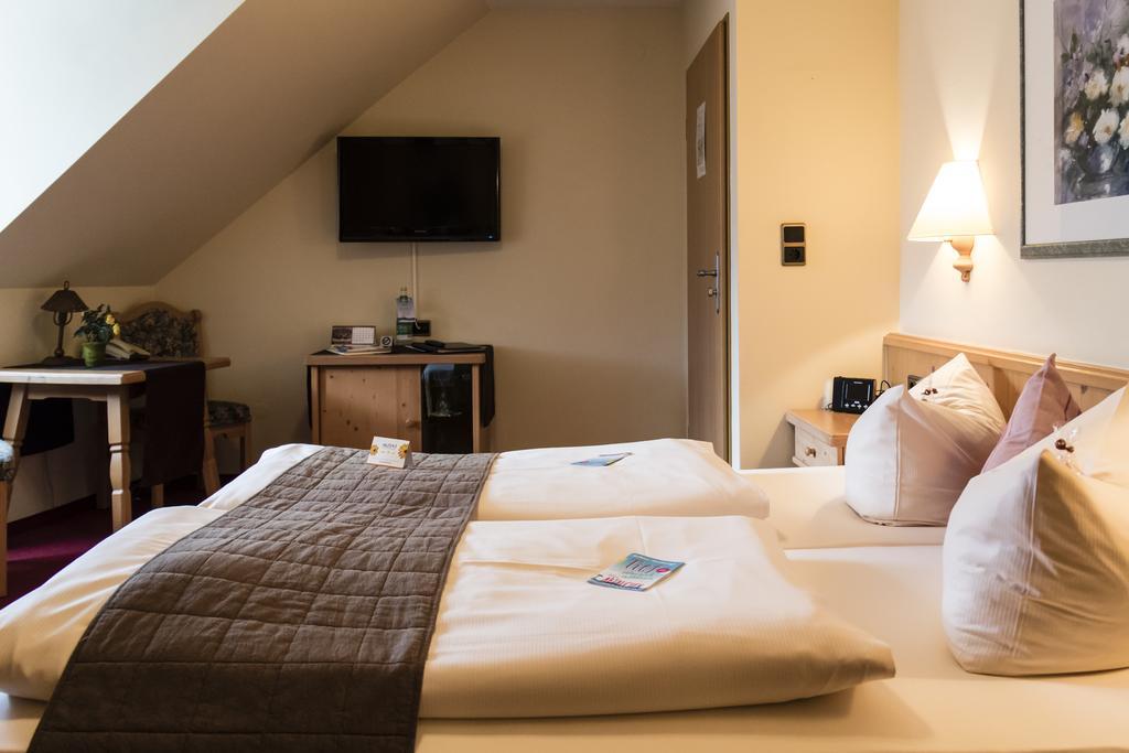 Akzent Hotel Am Bach Деттельбах Екстер'єр фото