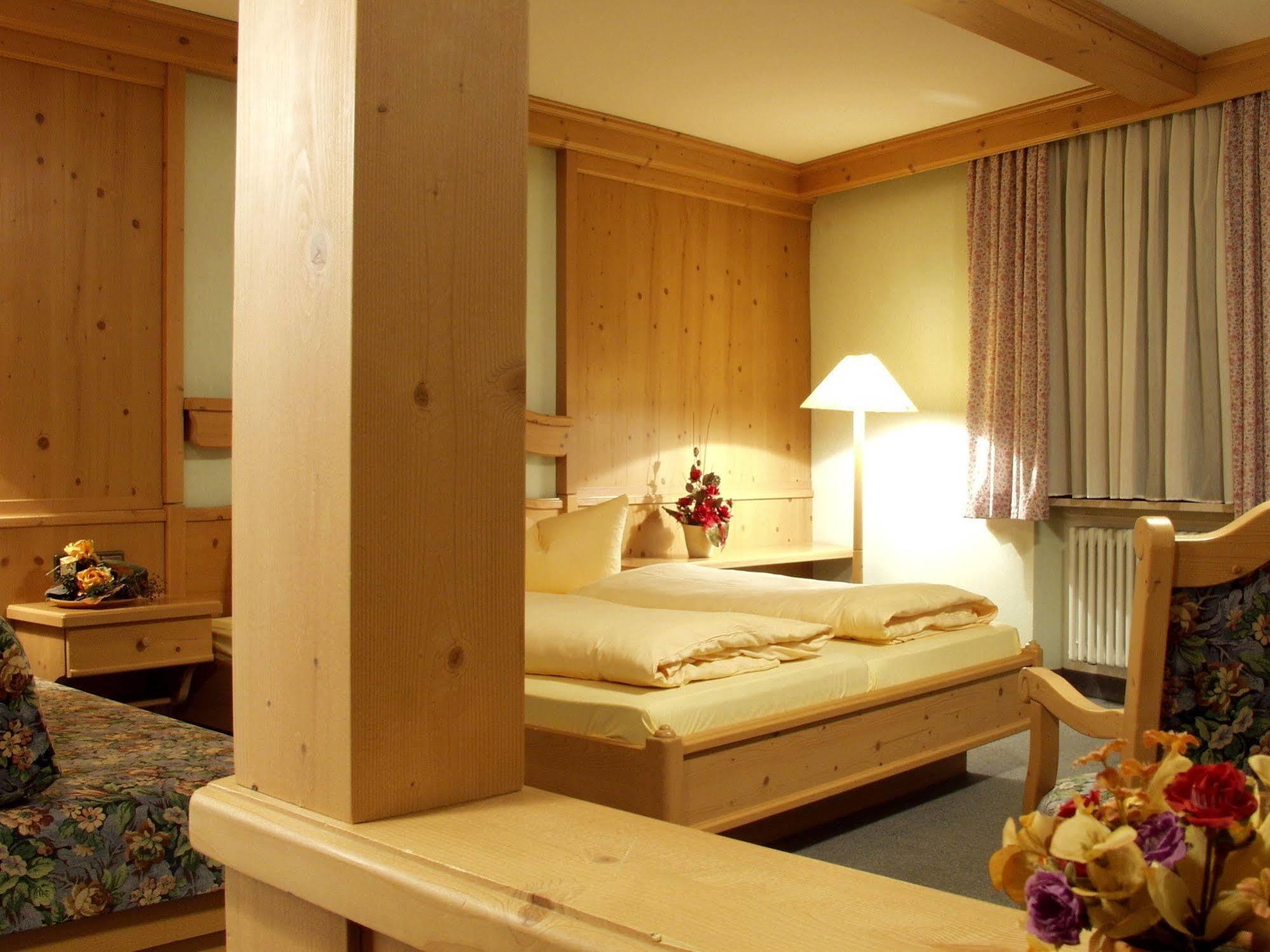 Akzent Hotel Am Bach Деттельбах Екстер'єр фото